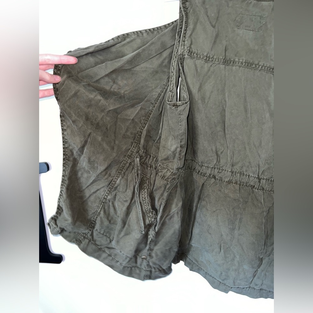 Vest - Picture 2 of 5